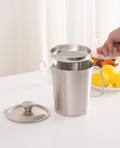 304 Stainless Steel Measuring Cup with Lid, Strainer, 32oz pitcher for Milk | 1000ml Metal Liquid Measuring Cup with ML/OZ Scale, 4 Cup Kitchen Pitcher for Baking, Coffee,Tea and Food Preparation