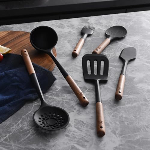 WAGENSTEIGER Silicone Cooking Brush with Wooden Handle: Pastry Brush, For Glazing Pastries and Basting Meats, Heat Resistant Cookware, Gentle Head & Bristle Design, BPA Free, Non-slip Grip