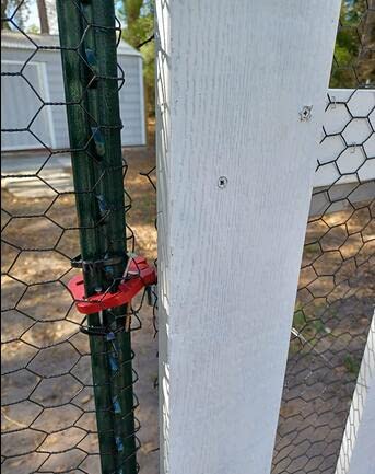 T-Post Gate Hinge Pins - Hang a gate of Any Farm or Garden from a Metal T Post - Outdoor Chain Link Fence Gate Hinges, Set of 2