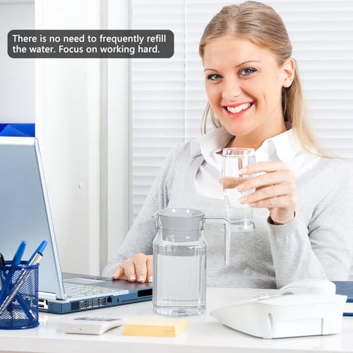 20oz Small Slim Plastic Pitcher with Lid (600ml) - Shatterproof Acrylic Water Pitcher for Fridge Door - Clear Striped Plastic Juice Pitcheres & Cocktail Shaker Carafe with Handle