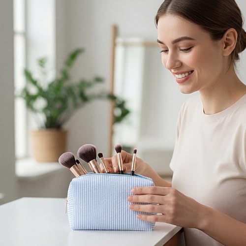 Sanwuta 20 Pcs Seersucker Cosmetic Bags Bulk, Striped Zippered,Light Blue | Makeup Bags Women Pouch, Large Preppy Storage Toiletry Travel Pouch for Wedding Bridesmaid Bride Favor Back to Teacher Gift - color: Light Blue