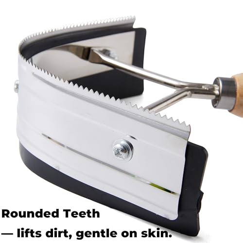 Metal Sweat Scraper for Horses, 2-in-1 Grooming Tool | Curved Metal Curry Comb With Rubber Edge And Wood Handle, For Horses, Cattle, Barns, Stables And Equestrian Grooming