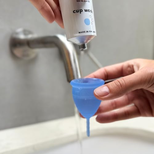 Lunette Menstrual Cup Wash – pH‑Balanced Cup & Disc Cleanser - 100 ml | Silicone‑Safe, Vegan, Lemon & Eucalyptus, Removes Cup Residue, Travel‑friendly, Made in Finland - color: Transparent
