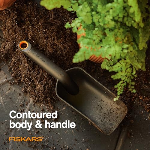 Fiskars Soil Scoop for Potting & Transplanting, 1.5 Cup Capacity, Black | Indoor Potting for Medium Planters, Durable Lightweight Resin Garden Scooper with Flat Bottom & Deep Sides to Prevent Spills - style: Soil Scoop