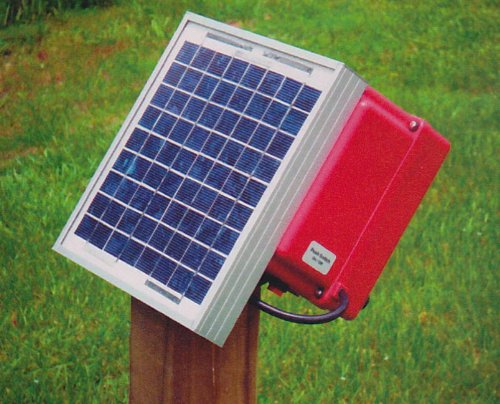 Cyclops Hero Solar - 0.75 Joule Fence Charger - Solar/Battery (12V) Powered