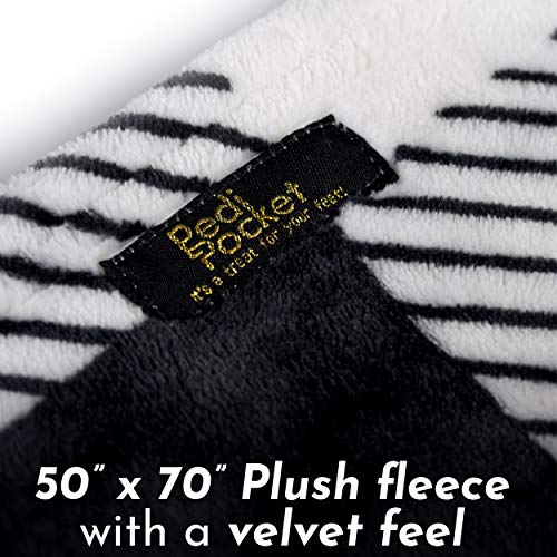 50"x70" Pleasingly Plaid Foot Pocket Blanket Plush Fleece Non-Electric - color: Pleasingly Plaid